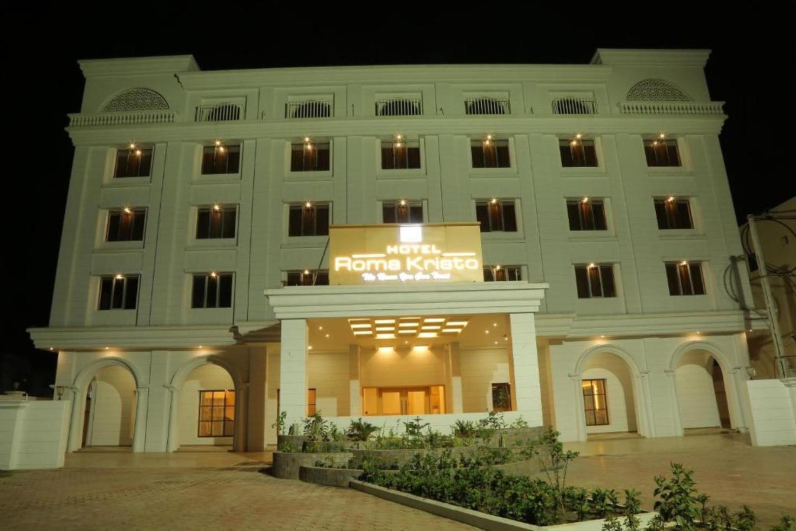Hotel Roma Kristo Dwārka エクステリア 写真