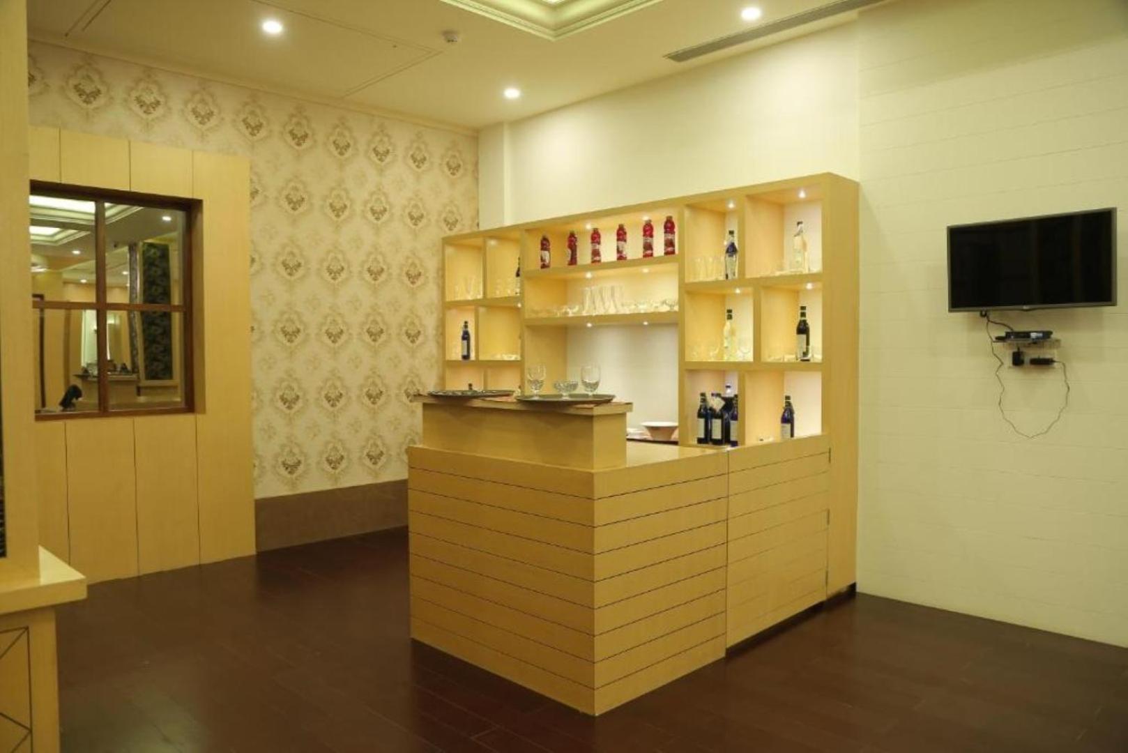 Hotel Roma Kristo Dwārka エクステリア 写真