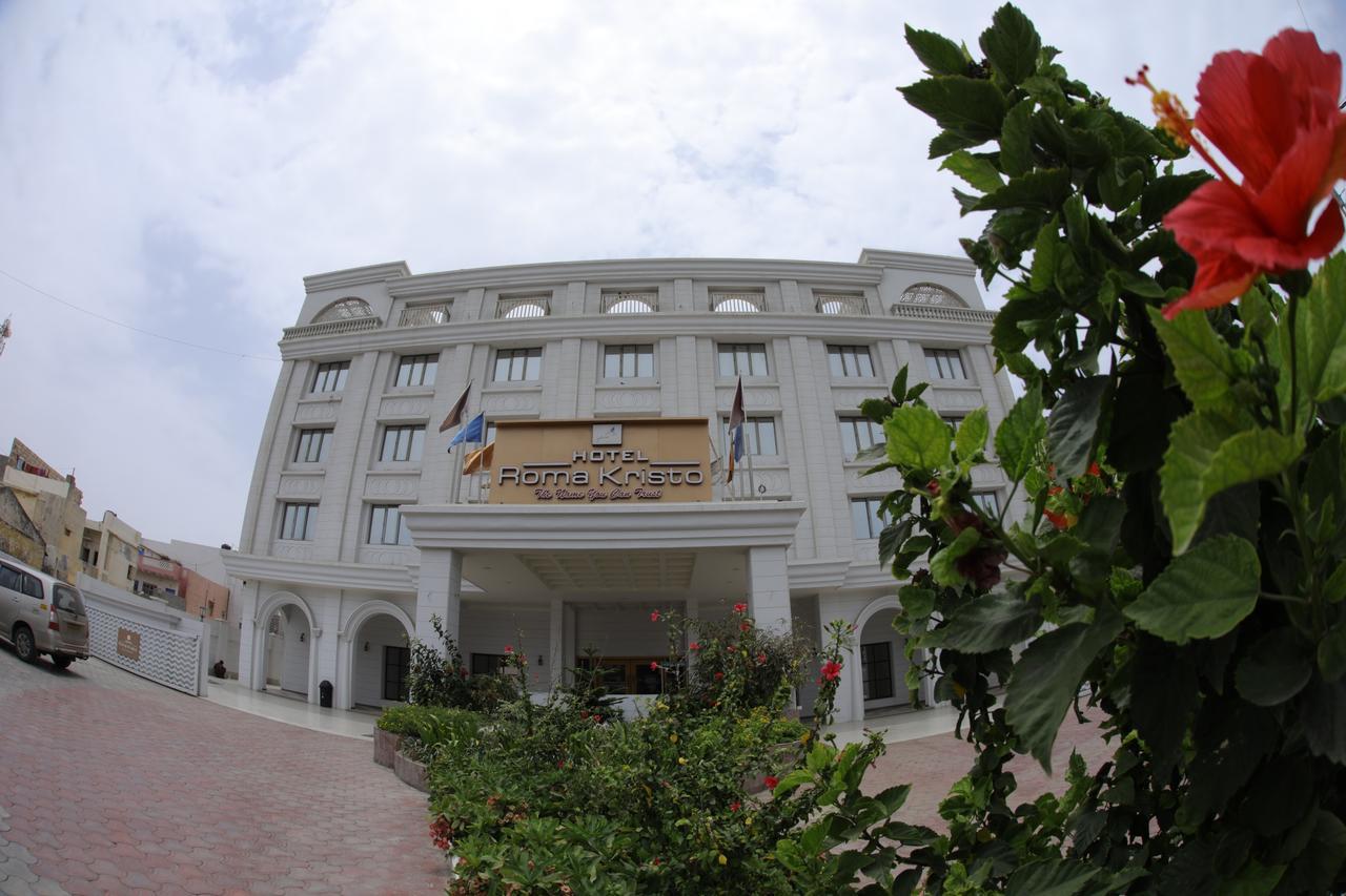 Hotel Roma Kristo Dwārka エクステリア 写真