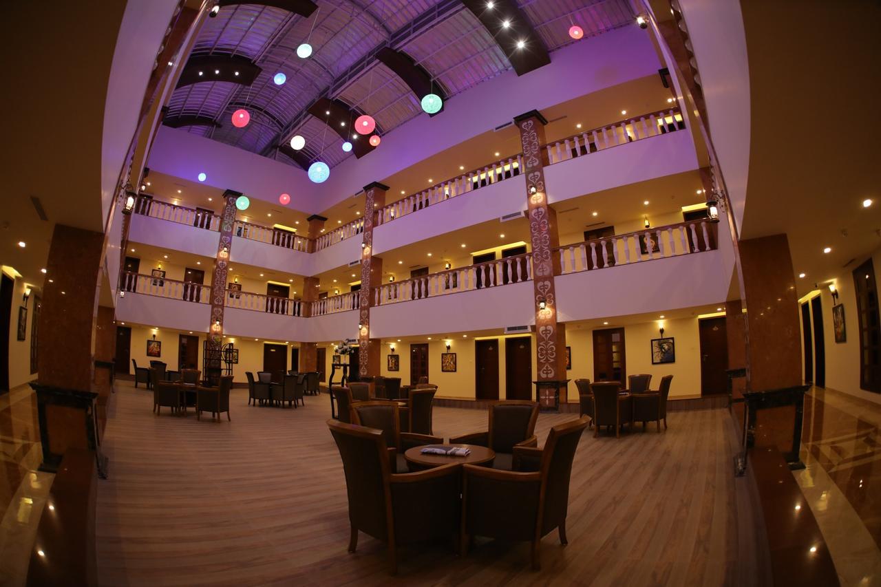 Hotel Roma Kristo Dwārka エクステリア 写真