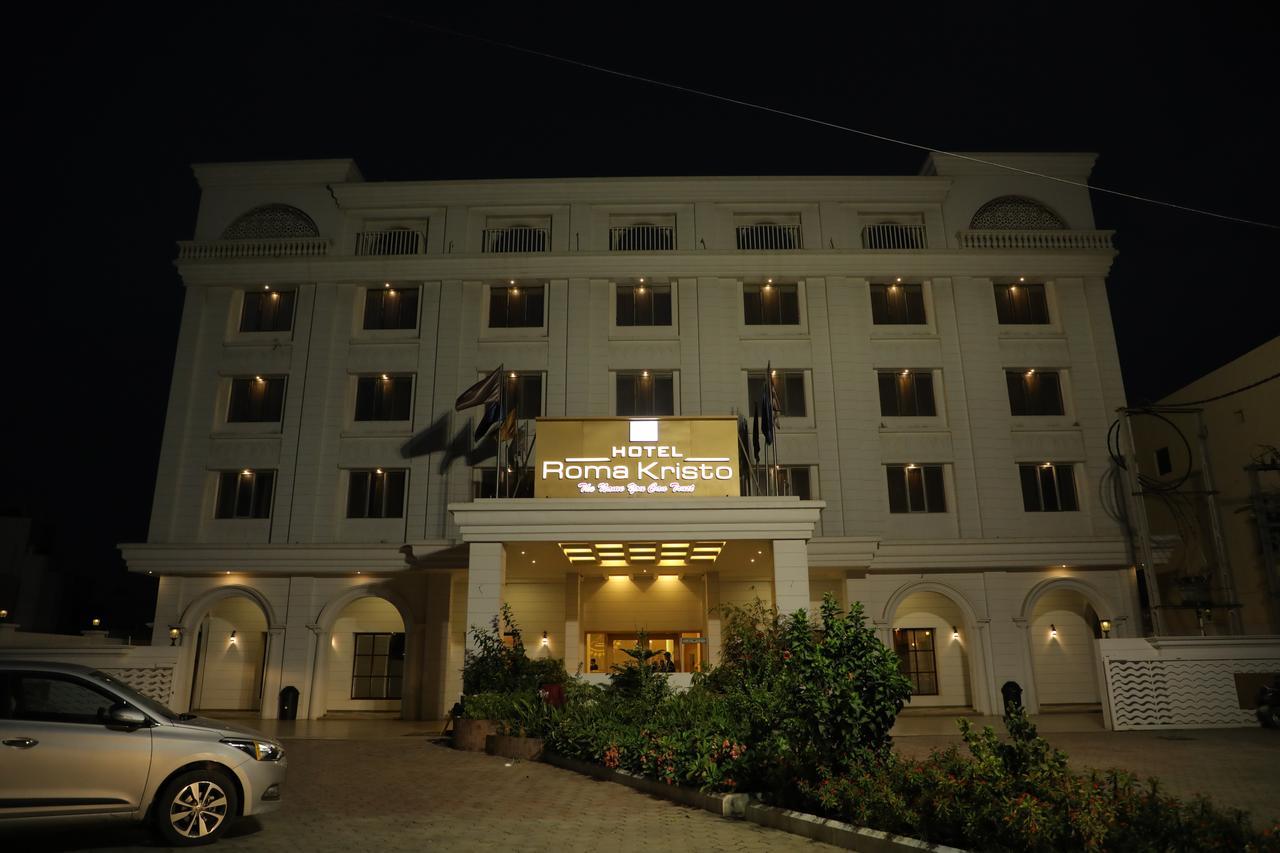 Hotel Roma Kristo Dwārka エクステリア 写真
